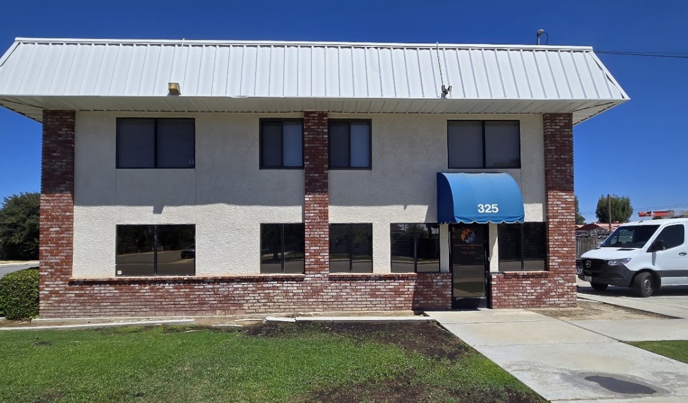 Budget Air serving a Bakersfield commercial building